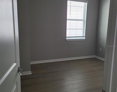 9320 Lamine Way - Photo Thumbnail 20