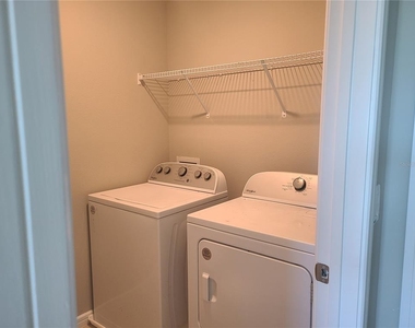 9320 Lamine Way - Photo Thumbnail 23