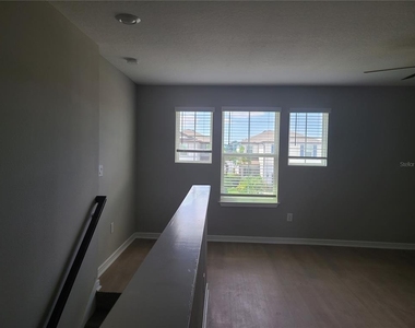 9320 Lamine Way - Photo Thumbnail 18