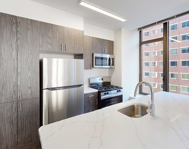 10 Hanover Square - Photo Thumbnail 5