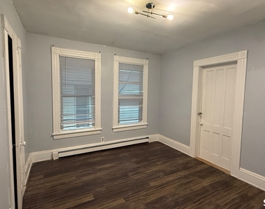 242 Madison Avenue - Photo Thumbnail 2