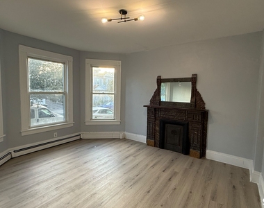 242 Madison Avenue - Photo Thumbnail 6