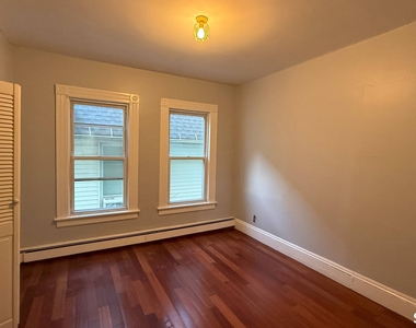 242 Madison Avenue - Photo Thumbnail 7