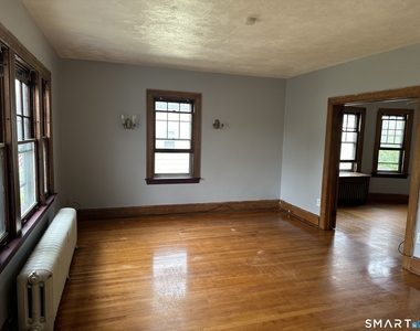 35 Woodmere Road - Photo Thumbnail 2