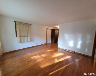 5 Laurel Drive - Photo Thumbnail 5