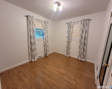 5 Laurel Drive - Photo Thumbnail 10
