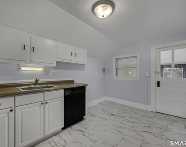 78 Lancaster Road - Photo Thumbnail 3