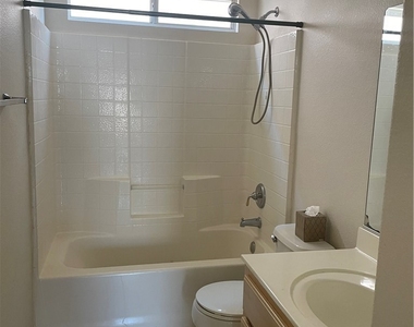 2400 Miki Court - Photo Thumbnail 11