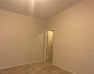 2400 Miki Court - Photo Thumbnail 7