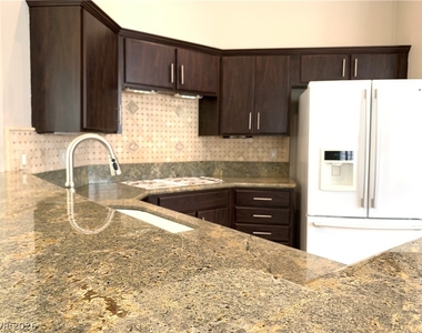 175 Buena Court - Photo Thumbnail 12