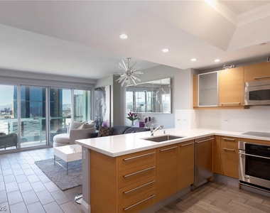 222 Karen Avenue - Photo Thumbnail 3