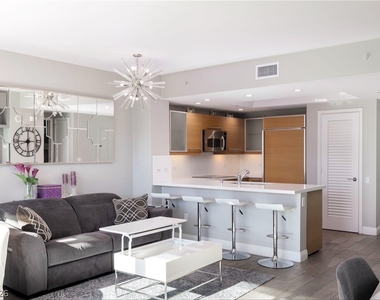222 Karen Avenue - Photo Thumbnail 2