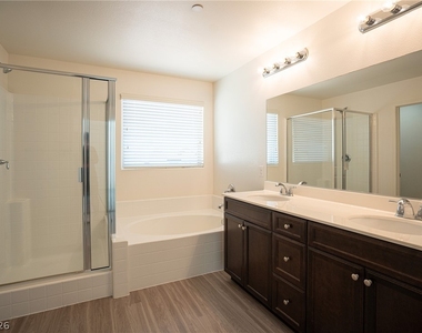 10213 Yarmouth Sea Court - Photo Thumbnail 11