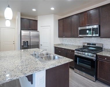 10213 Yarmouth Sea Court - Photo Thumbnail 5