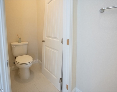 9419 Sparkling Wing Court - Photo Thumbnail 35
