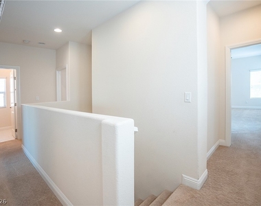 9419 Sparkling Wing Court - Photo Thumbnail 11