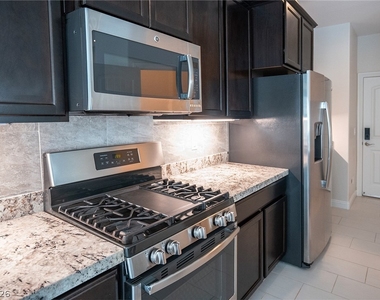 9419 Sparkling Wing Court - Photo Thumbnail 7