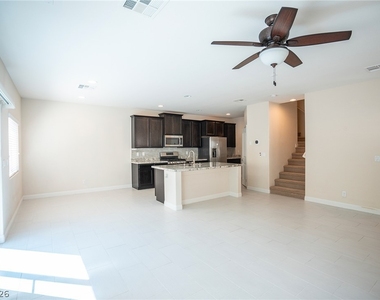 9419 Sparkling Wing Court - Photo Thumbnail 4