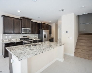 9419 Sparkling Wing Court - Photo Thumbnail 5
