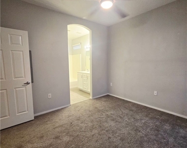 4028 Smokey Fog Avenue - Photo Thumbnail 13