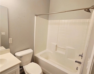 4028 Smokey Fog Avenue - Photo Thumbnail 21