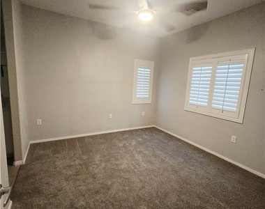 4028 Smokey Fog Avenue - Photo Thumbnail 11