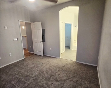 4028 Smokey Fog Avenue - Photo Thumbnail 12