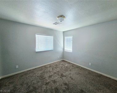 521 Newberry Springs Drive - Photo Thumbnail 11