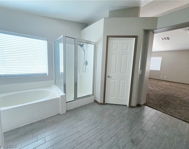 521 Newberry Springs Drive - Photo Thumbnail 24