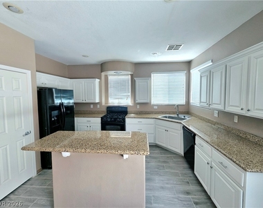 521 Newberry Springs Drive - Photo Thumbnail 4