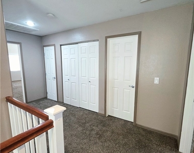 521 Newberry Springs Drive - Photo Thumbnail 25