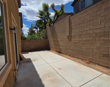 521 Newberry Springs Drive - Photo Thumbnail 26