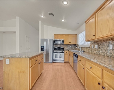 8545 Hidden Pines Avenue - Photo Thumbnail 9
