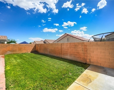 8545 Hidden Pines Avenue - Photo Thumbnail 35