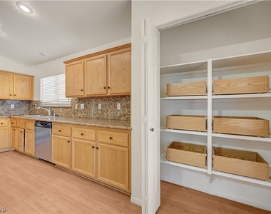 8545 Hidden Pines Avenue - Photo Thumbnail 10