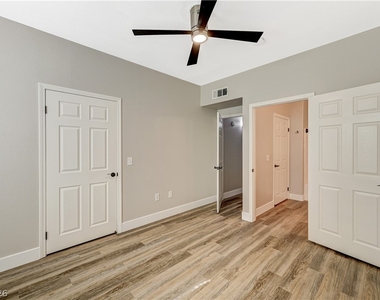 10001 Peace Way - Photo Thumbnail 28