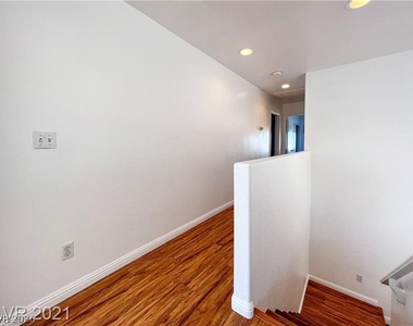 3553 Lazy Sun Lane - Photo Thumbnail 15