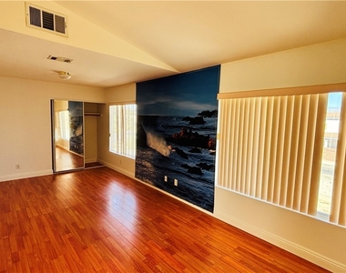 4402 Cinema Avenue - Photo Thumbnail 11
