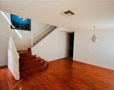 4402 Cinema Avenue - Photo Thumbnail 3
