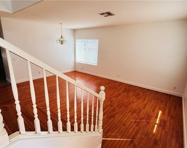 4402 Cinema Avenue - Photo Thumbnail 2