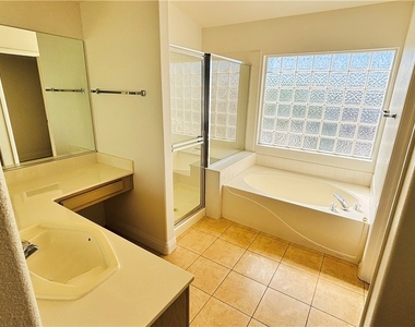 4402 Cinema Avenue - Photo Thumbnail 13