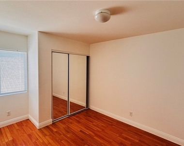 4402 Cinema Avenue - Photo Thumbnail 14