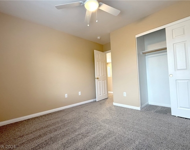 5412 Tinker Toy Avenue - Photo Thumbnail 13
