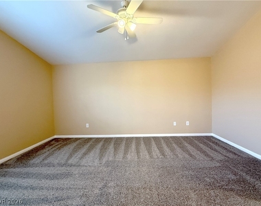 5412 Tinker Toy Avenue - Photo Thumbnail 9