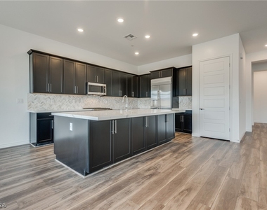 12608 Heritage Heights Drive - Photo Thumbnail 21