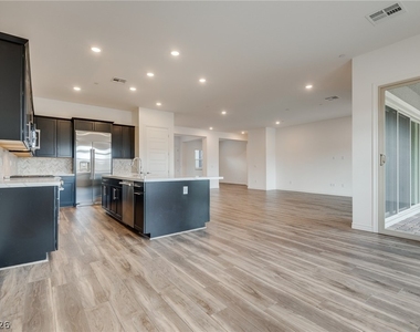 12608 Heritage Heights Drive - Photo Thumbnail 18