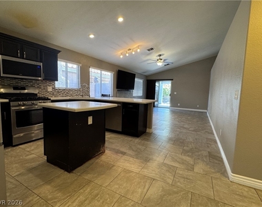 7209 Pisa Avenue - Photo Thumbnail 9