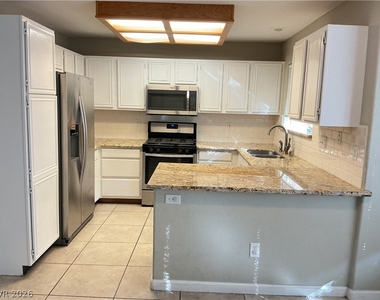 8737 Wintry Garden Avenue - Photo Thumbnail 3