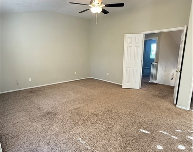 8737 Wintry Garden Avenue - Photo Thumbnail 17