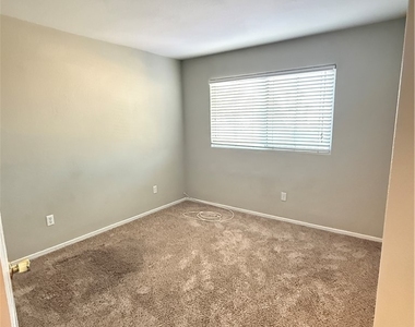 8737 Wintry Garden Avenue - Photo Thumbnail 15